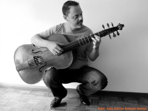Javier Aguirre Viola da gamba